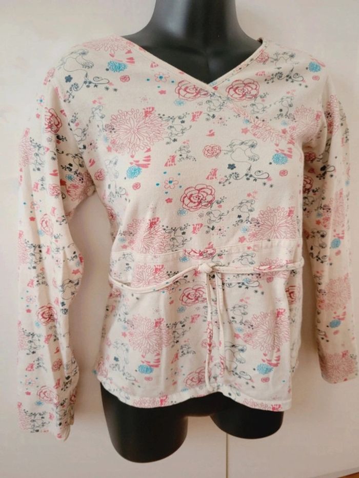 Tee shirt manches longues coeur
croisé crème motifs fleurs - photo numéro 2