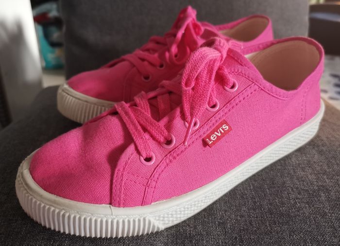 Baskets Levi's P37 comme neuves