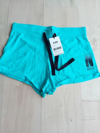 Short femme NEUF