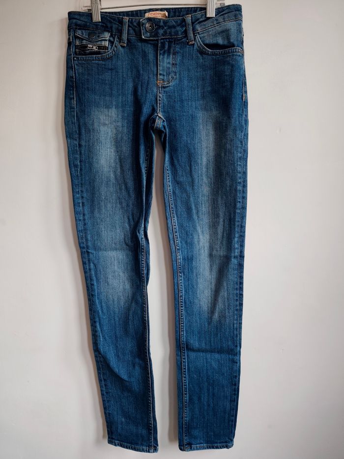 Jean slim bleu – Taille 26/36 – DDP