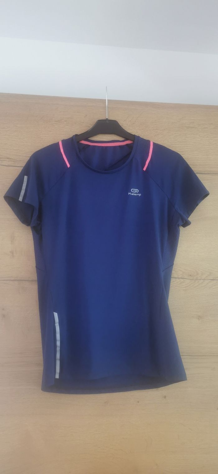 Lot 1 t-shirts et 2 jupes shorts Sport badminton ou tennis taille 40 - photo numéro 2