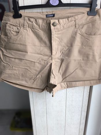 Short beige femme