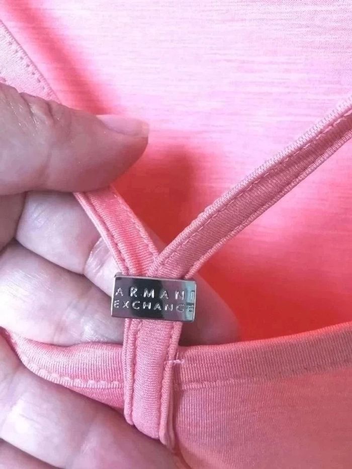 Haut Armani Exchange décolleté sexy - photo numéro 3