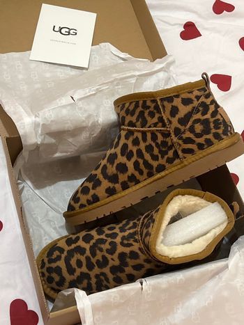 Ugg mini