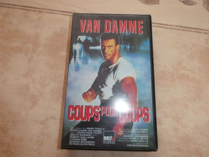 Cassette VHS VAN DAMME "coups pour coups"