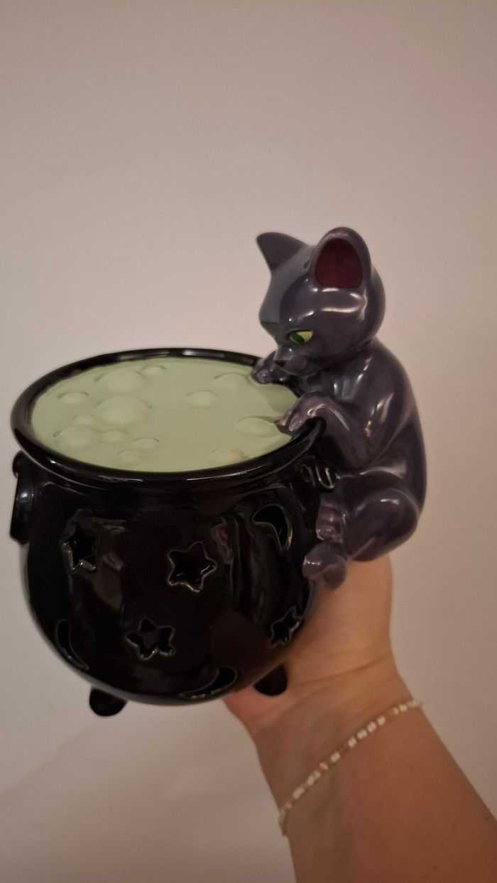 Hocus Pocus binx chat halloween Disney store shop officiel bougeoir photophore Sanderson