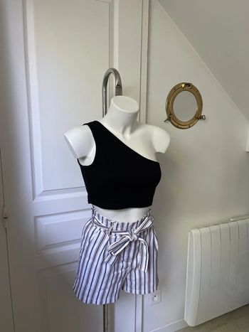 Short à rayures