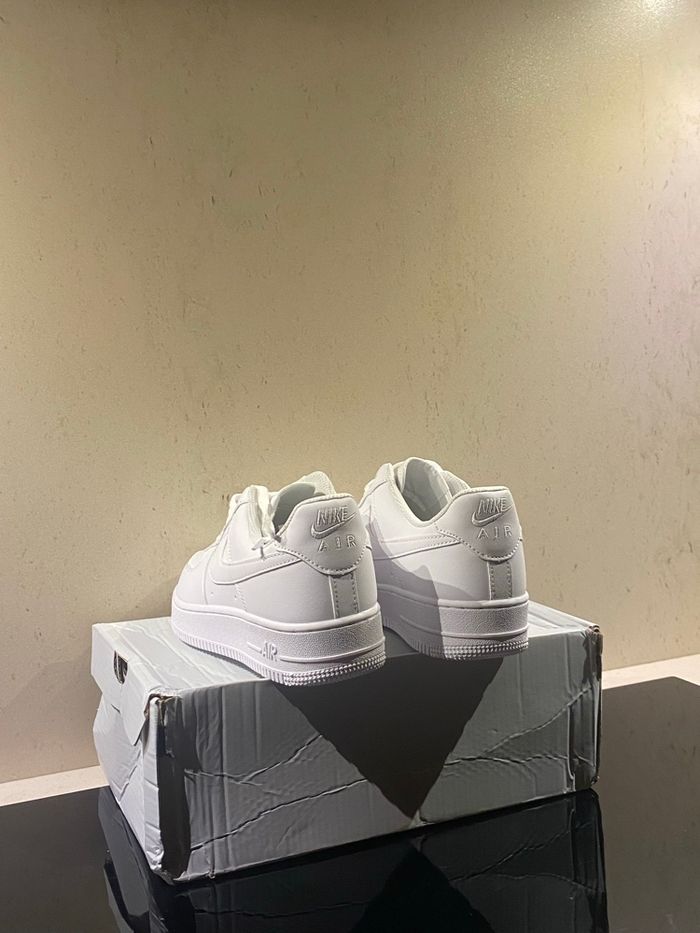 Chaussure Nike - Air Force 1 - Chaussure homme blanche - photo numéro 4