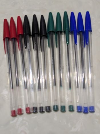 Lot de  12  stylos Bic