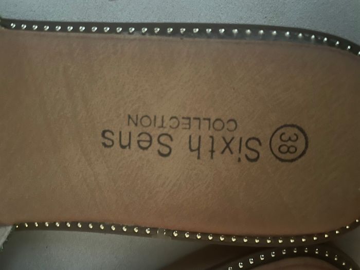 Magnifiques sandales vertes scintillantes cloutées finement sur le côté neuves - photo numéro 3