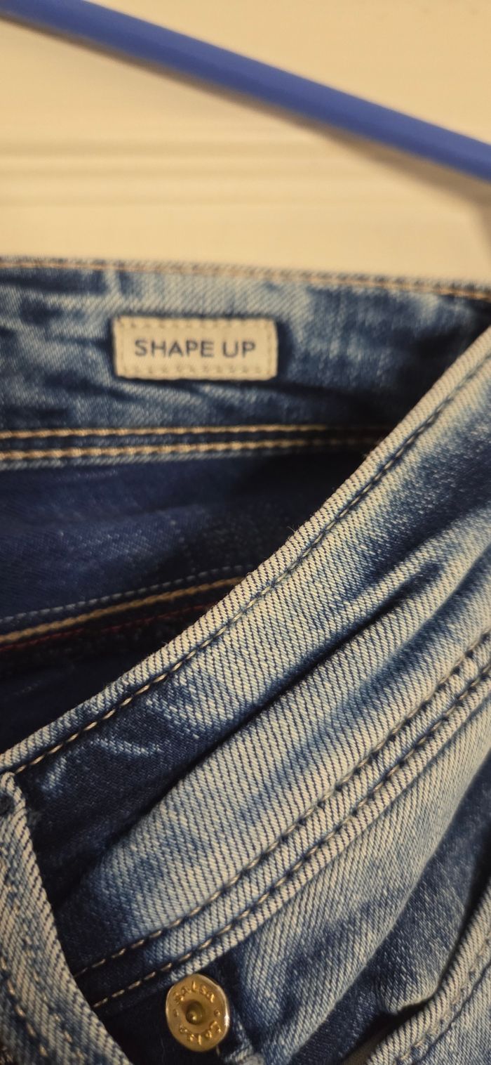 Jean Salsa “Shape Up” – effet galbant, coupe slim, délavé bleu clair – excellent état ! - photo numéro 5