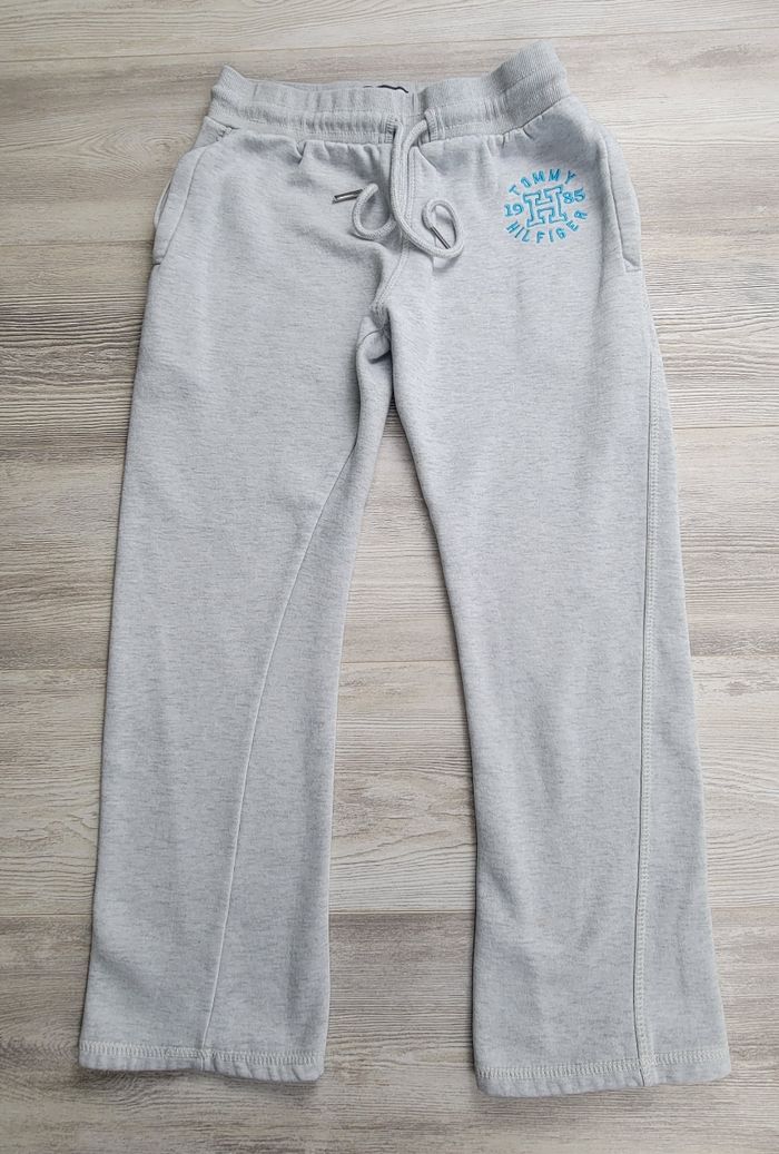 Bas de survêtement Tommy Hilfiger gris - taille M – Très bon état – Jogger logo brodé - photo numéro 3