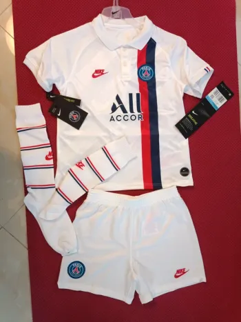 Tenue de foot PSG, Nike Authentique Officiel taille enfant 5/6 ans, Neuf
