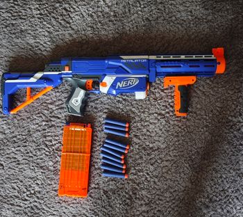 Nerf retaliator 12+10 fléchettes