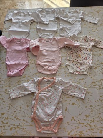 Lot vêtements bébé fille 1 mois - Très bon état