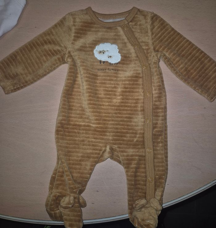 Lot de Pyjamas pilous (Hiver) tailles 1M