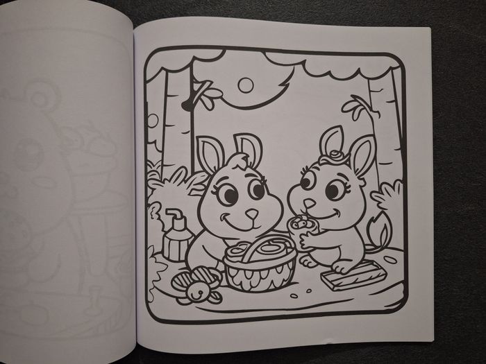 Livre de coloriage Eating Little Bear neuf - photo numéro 5