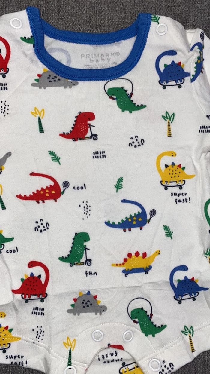 Combishort dinosaures neuve - photo numéro 2