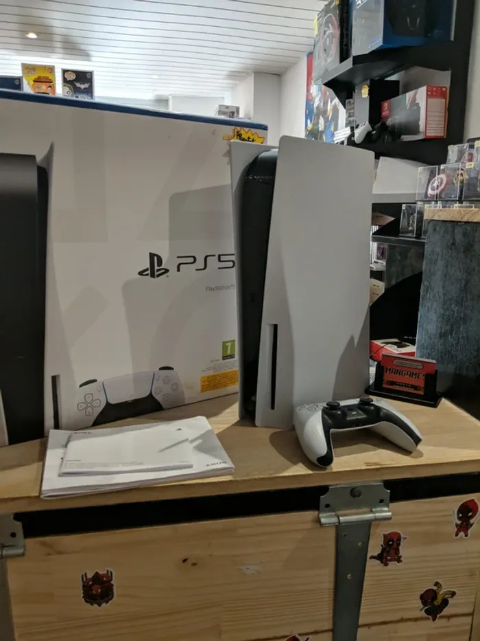 PlayStation 5 Standard Blanche en Boîte