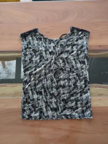 Tee-shirt débardeur taille M dentelle