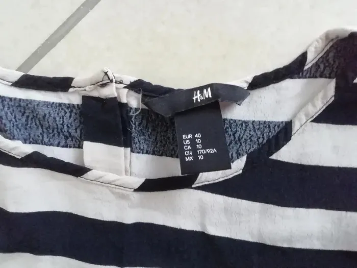 Haut - Blouse - Tunique rayée H&M Taille 40. - photo numéro 4
