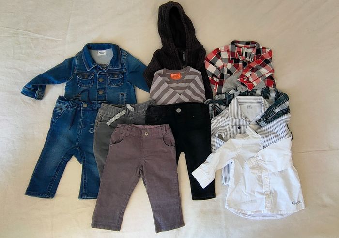 Lot 11 vêtements bébé garçons 6 mois