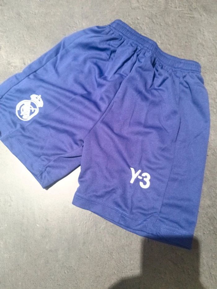 Tenue foot Real Madrid violet 120 ans. T.22 - photo numéro 3