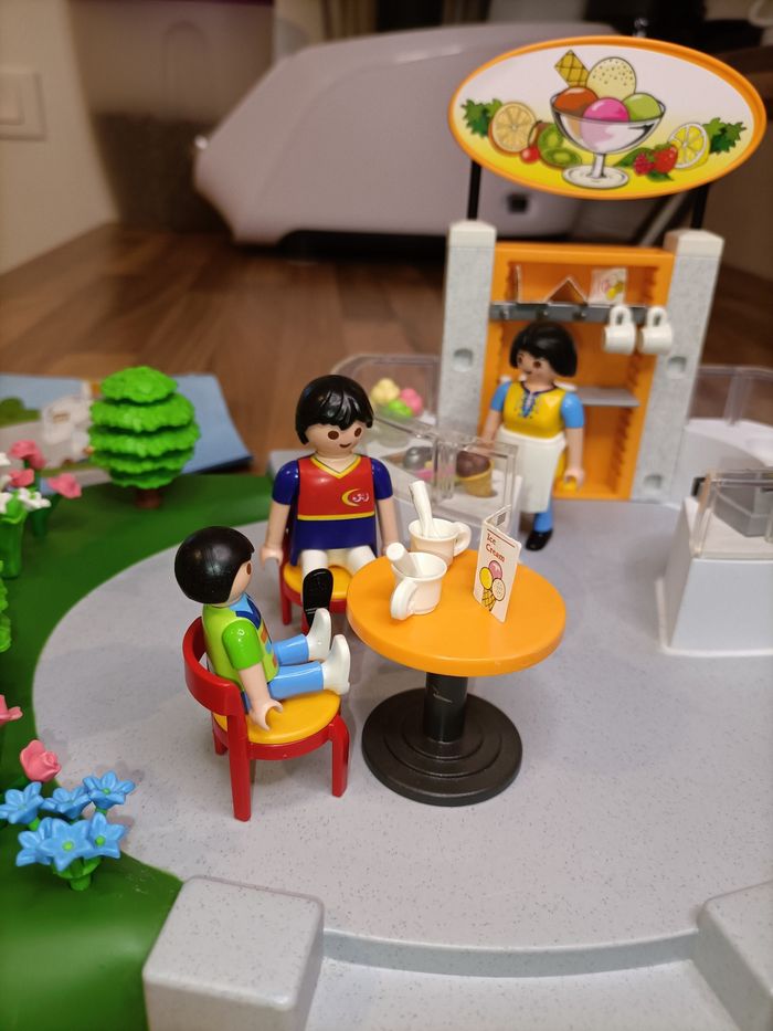 Playmobil café glacier avec 3 personnages et nombreux accessoires - complet - set n°4134 - photo numéro 4