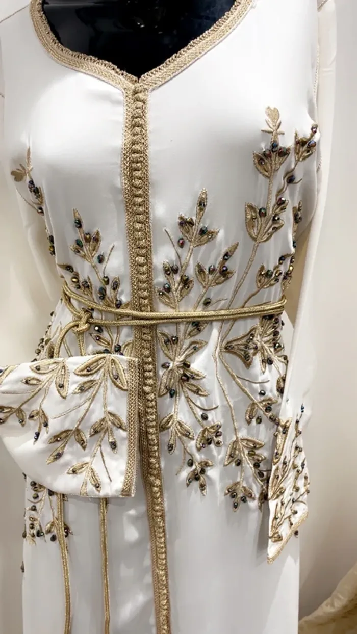 Magnifique caftan en liquidation. Profitez-en ! - photo numéro 8