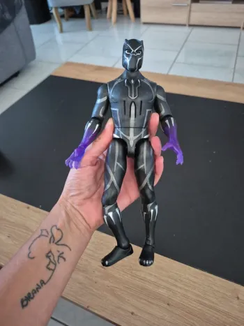 Figurine black panther