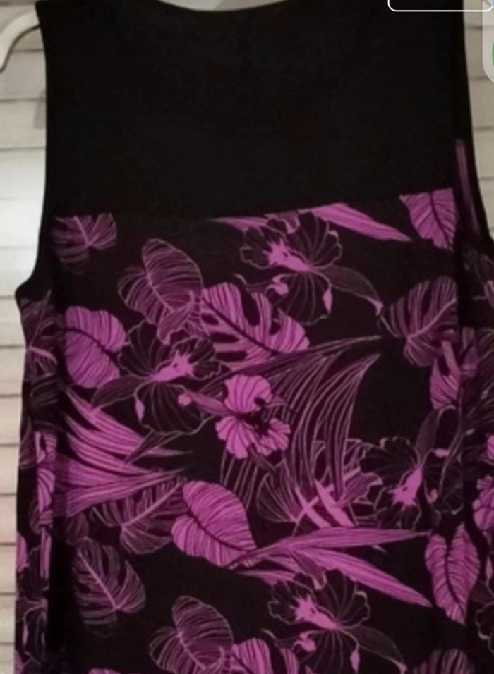 Robe sans manche longue en très bon état