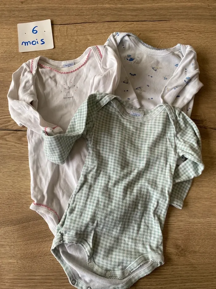 Lot bodies 6 mois