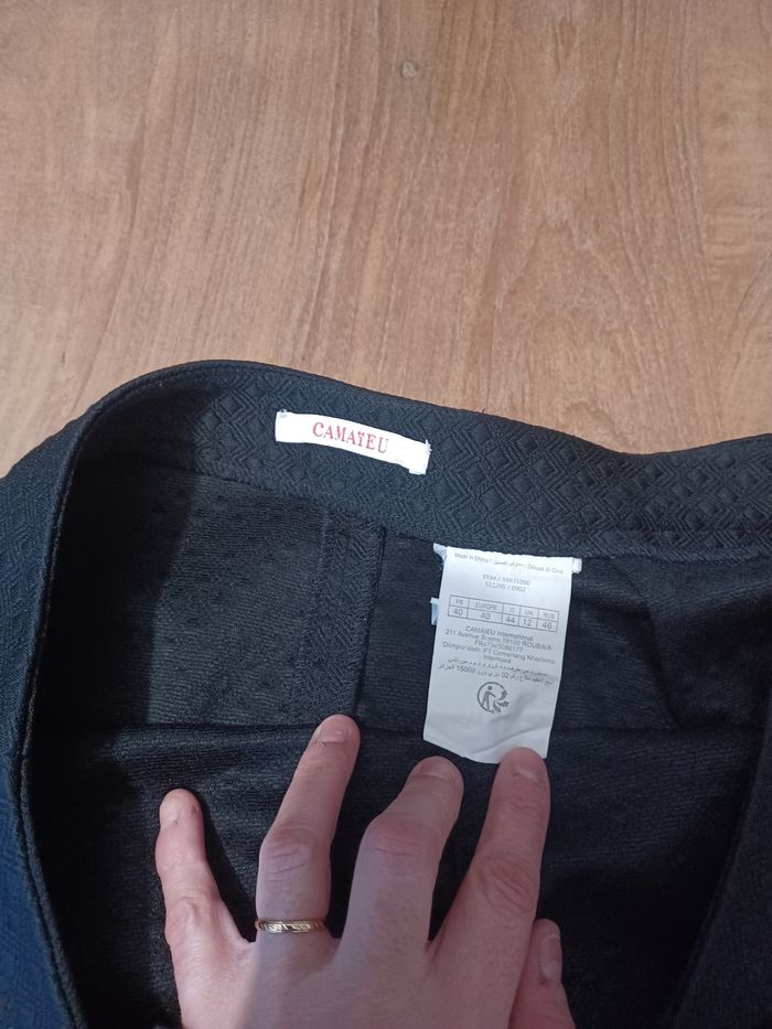 Jupe noire - photo numéro 3