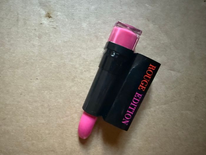 Rouge à lèvres Bourjois rouge Édition rose - photo numéro 3