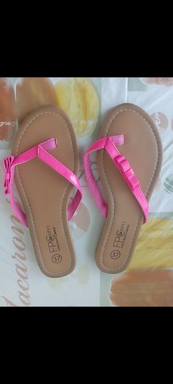 Tongs rose taille 37 FPC neuve 2€