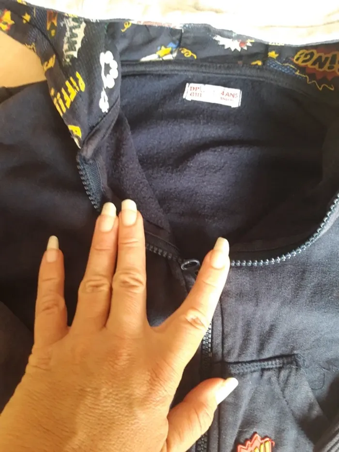 Gilet à capuche 4 ans - photo numéro 5