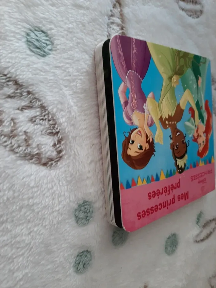 Livre disney mes princesses préférées neuf - photo numéro 4