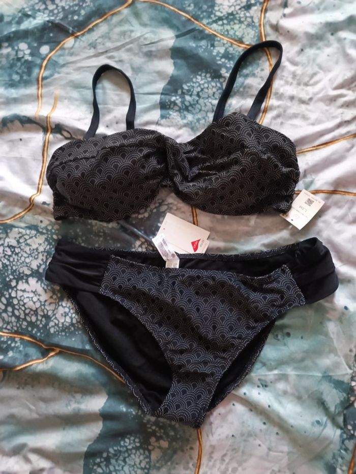 Ensemble maillot de bain deux pièces noir et blanc/gris