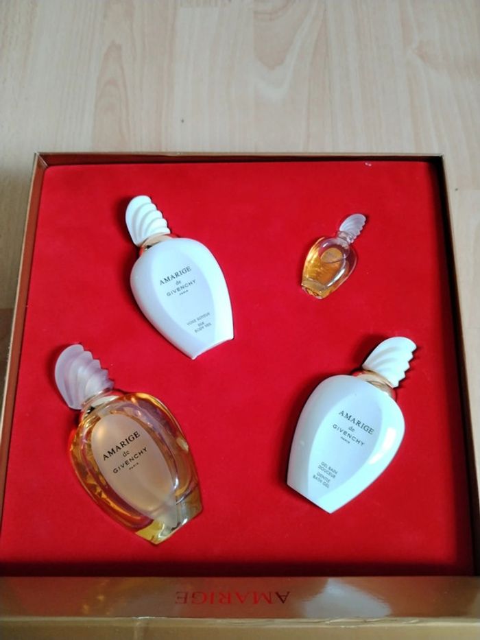 Coffret Amarige de Givenchy neuf - photo numéro 2