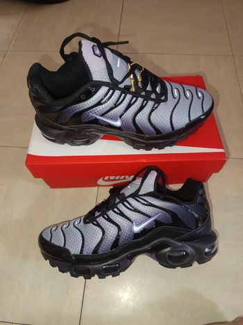 Tn violet clair et noir