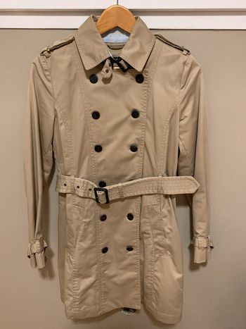 Trench-coat mango