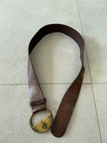 Ceinture marron en cuir Diesel vintage , bon état mais quelques marques d'usures, 102cm