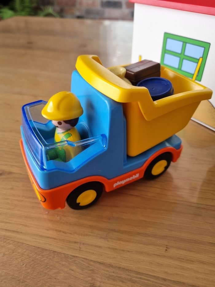 Camion benne avec son garage playmobil 1.2.3 complet - photo numéro 4