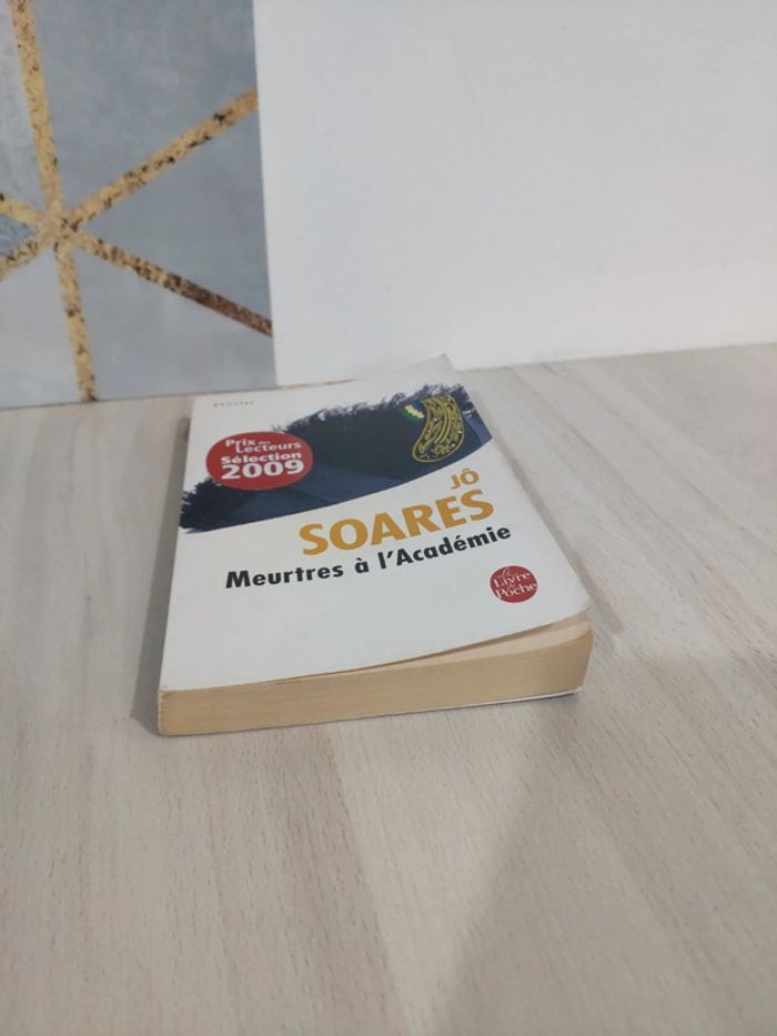 Livre poche meurtres à l'académie Jo Soares policier - photo numéro 2