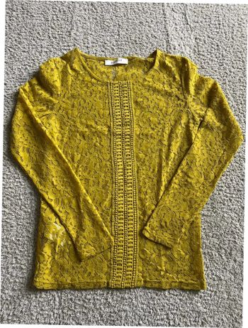 Teeshirt manches longues dentelles couleur jaune taille M marque Promod