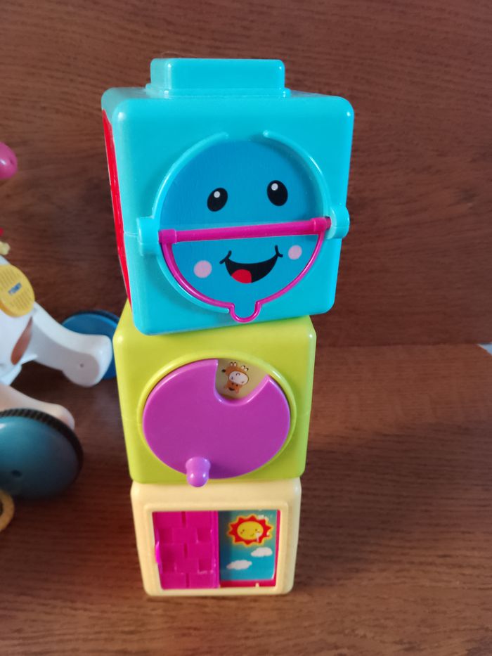 lot jouets d'éveil cubes chien à tirer hochets ect - photo numéro 2