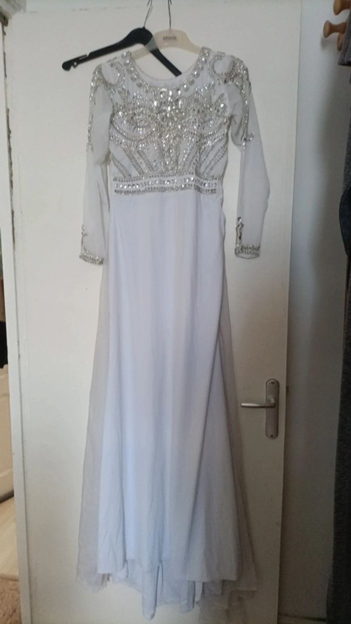Superbe Caftan blanc orné de pierres scintillantes – Taille S - photo numéro 6