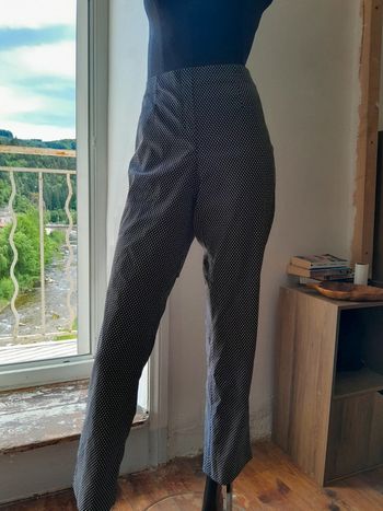 Pantalon à pois noir et blanc Taille 42