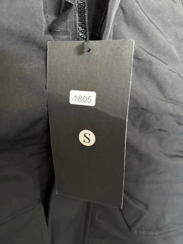 Doudoune noire mixte Just Key S – neuve avec capuche - photo numéro 2