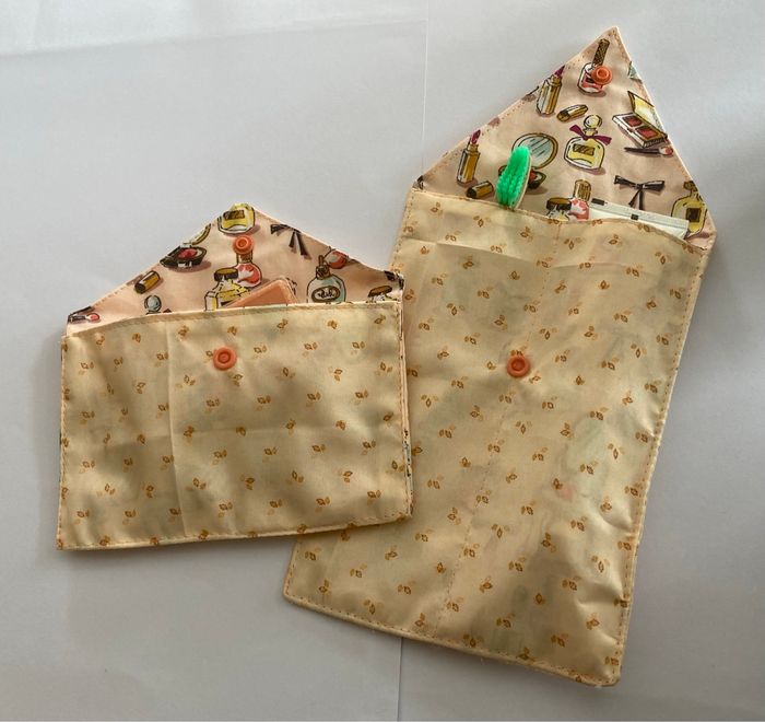 Pochettes à savon, brosse à dent et dentifrice - photo numéro 2